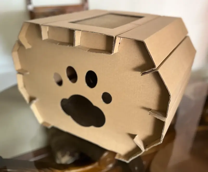 Casa de cartón para gatos con rascador - 2