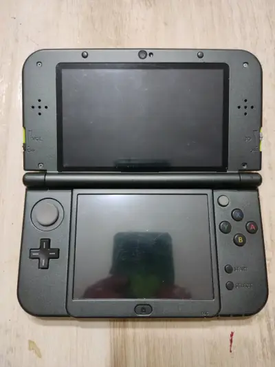 Consola New Nintendo 3DS LL verde con lápiz - miniatura 4
