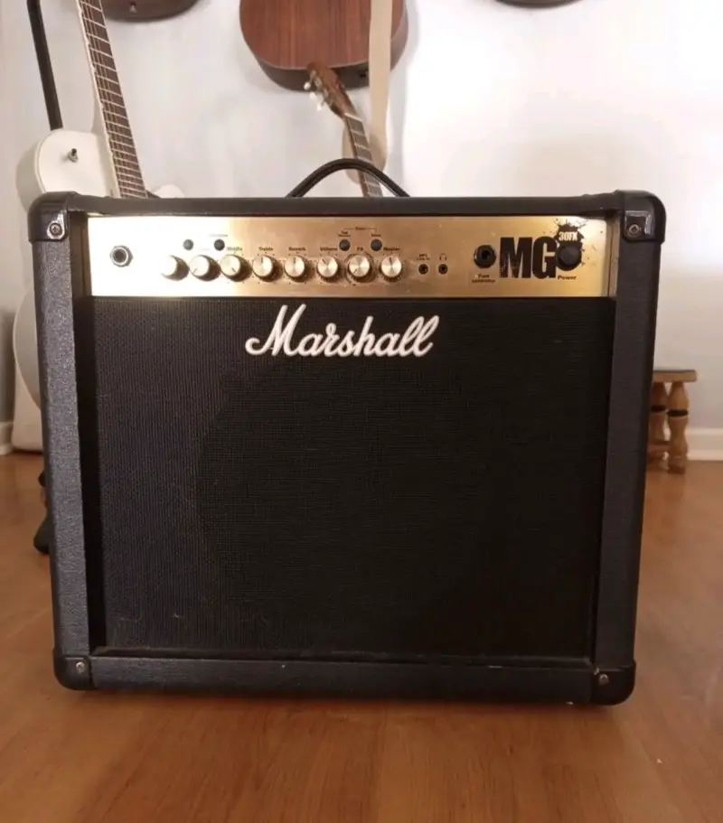 Amplificador Marshall MG30FX 30W para guitarra - 1