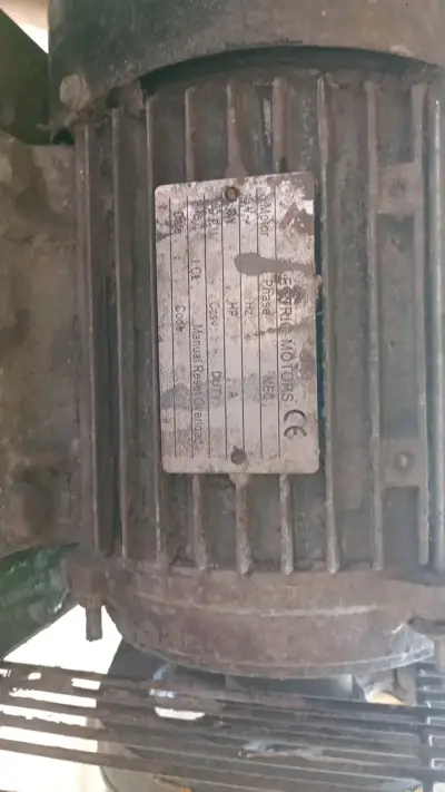 Compresor de aire industrial usado - miniatura 4