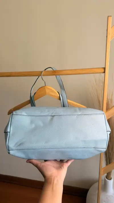 Bolso de cuero celeste  Coach con cierre frontal - miniatura 4