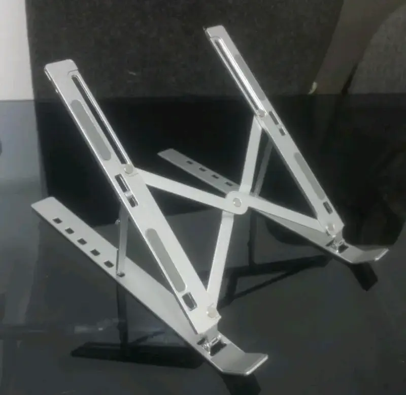 Soporte ajustable para laptop de aluminio - 2