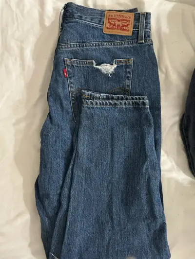 Jeans Levi's desgastados para mujer (talla 44) - miniatura 1