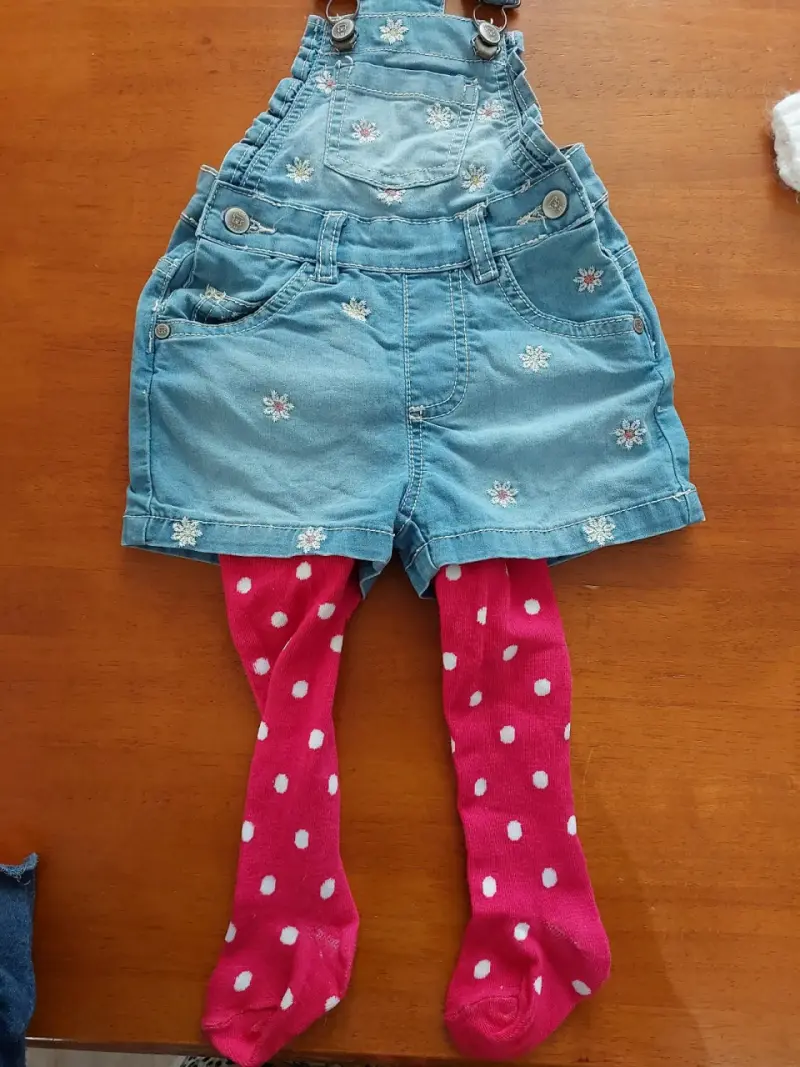 Jardinera de mezclilla para niña con pantys - 1