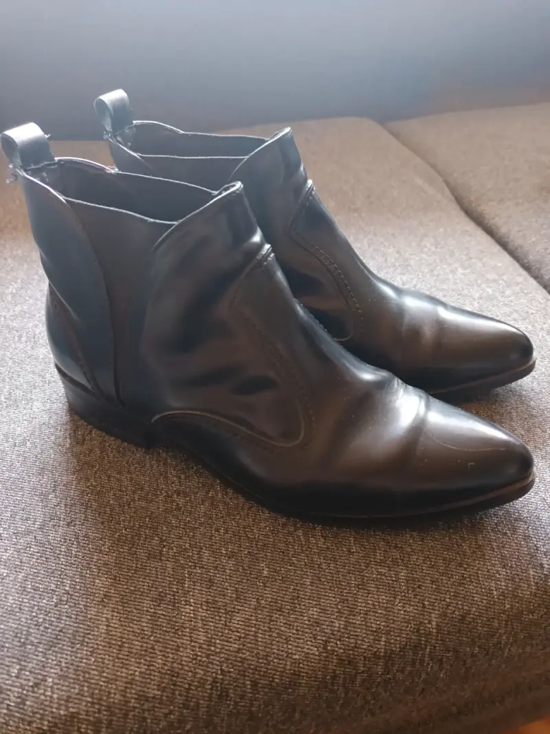 Botines de cuero negro para mujer en buen estado - 1