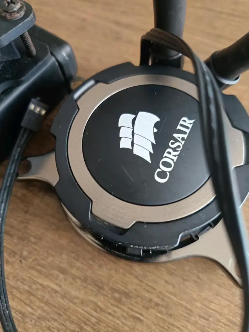 Refrigeración líquida Corsair AIO 120mm para CPU - 3