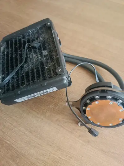 Refrigeración líquida Corsair AIO 120mm para CPU - miniatura 4
