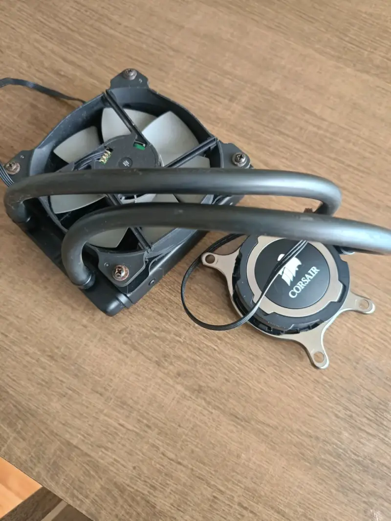 Refrigeración líquida Corsair AIO 120mm para CPU - 5