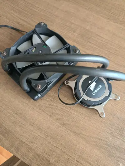 Refrigeración líquida Corsair AIO 120mm para CPU - miniatura 5