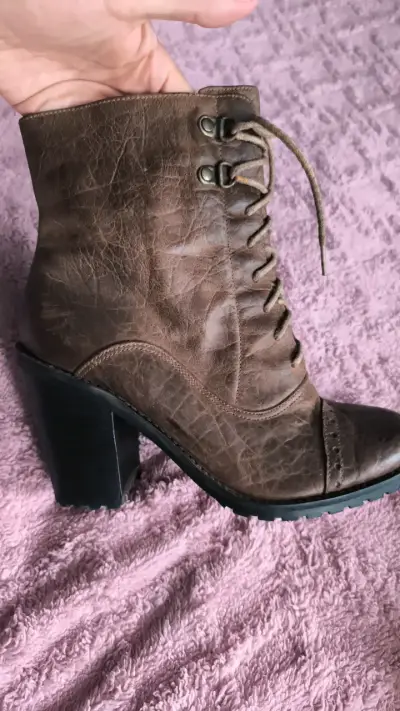 Botines de cuero marrón con tacón alto - miniatura 1
