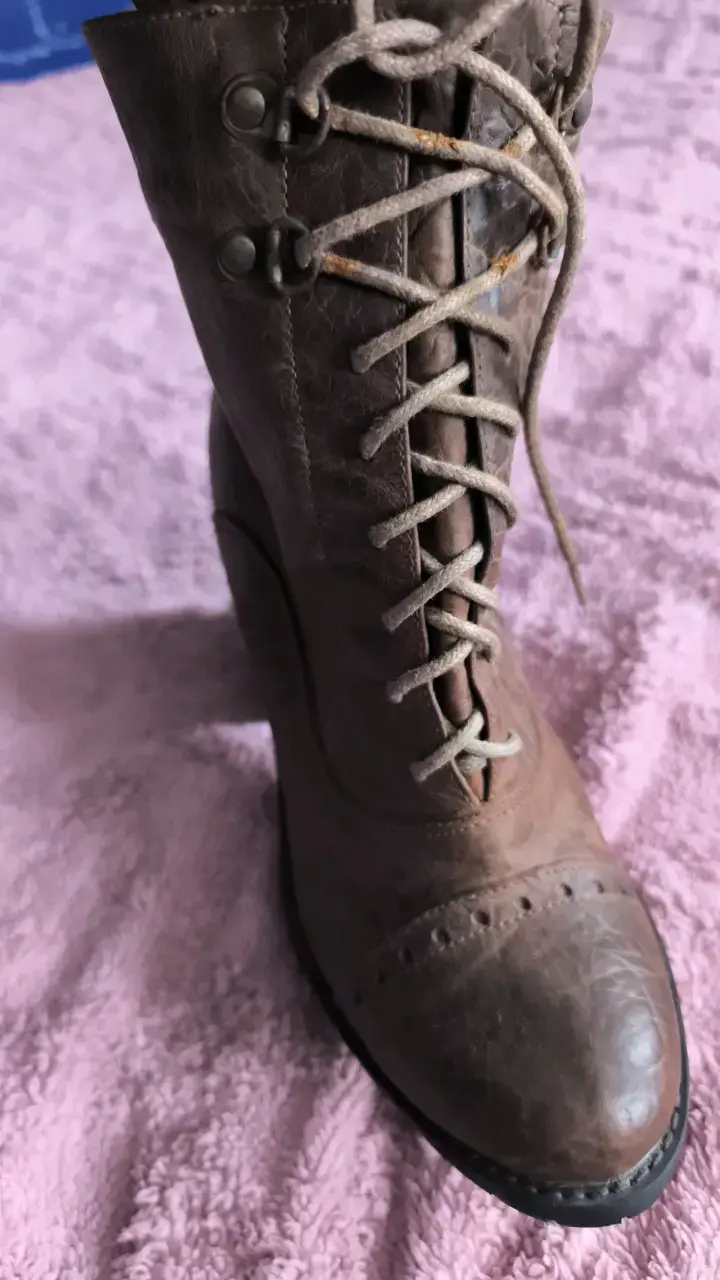 Botines de cuero marrón con tacón alto - 3