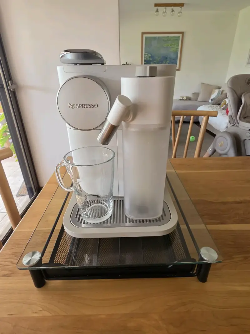 Cafetera Nespresso Gran Lattisima Touch Blanca - 1