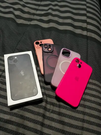 iPhone 13 128GB en excelente estado con accesorios - miniatura 5