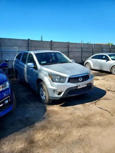 Camioneta SsangYong Actyon Sports 4x2 2016 - miniatura 3