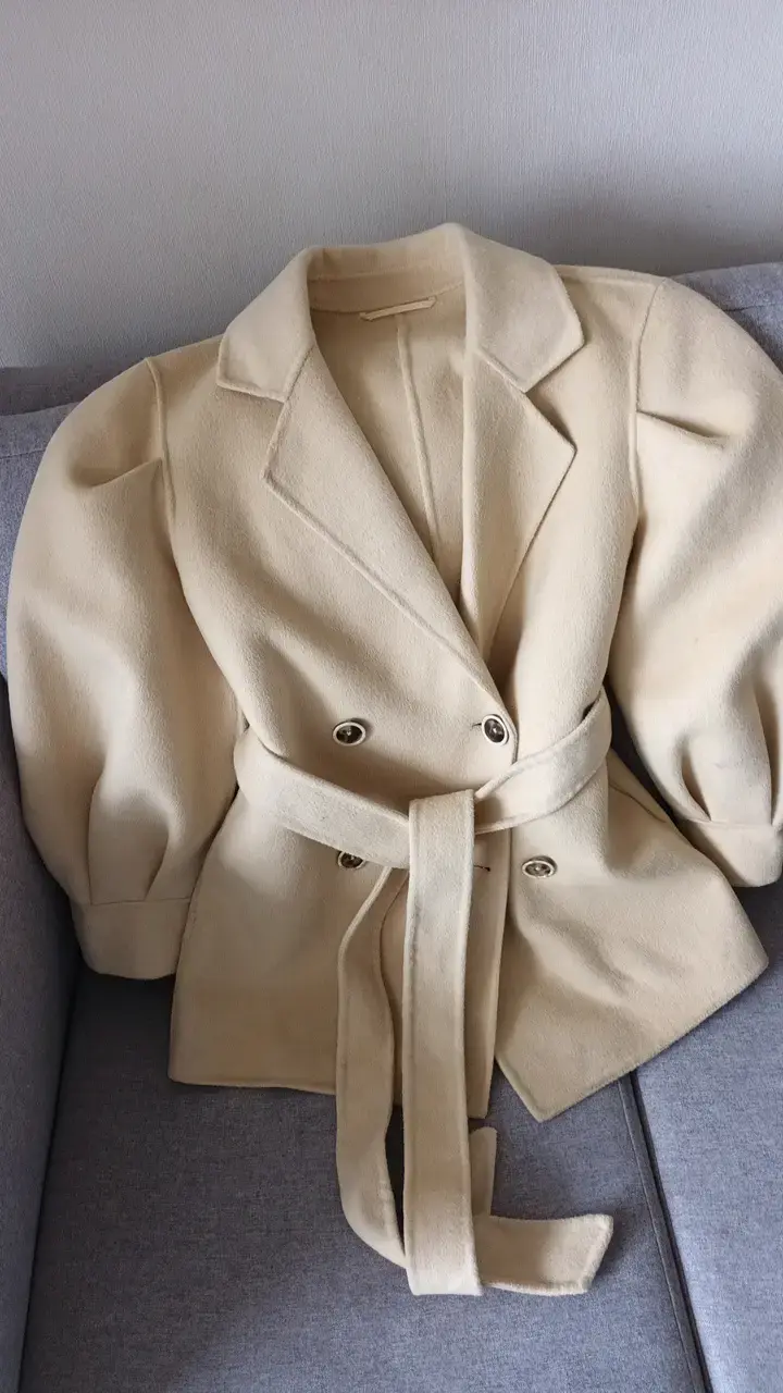 Abrigo Vero Moda beige con cinturón - 2