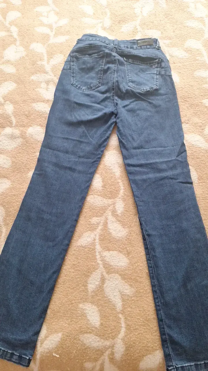 Jeans rectos azul oscuro para mujer - 2