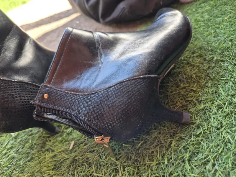 Botines de cuero sintético negro con tacón bajo - 3