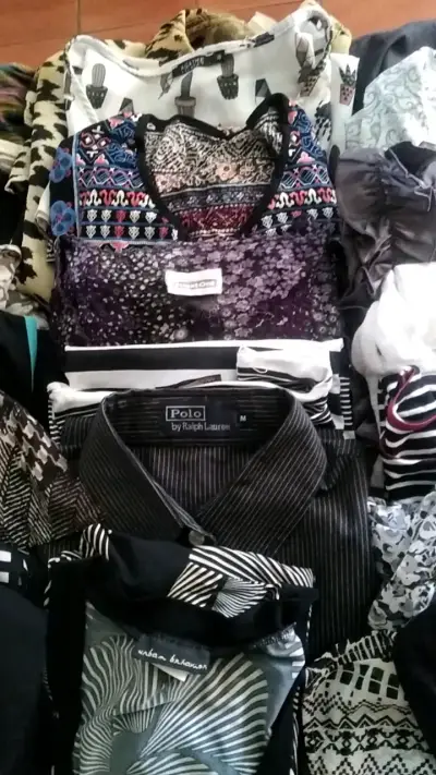Lote de 31 poleras de verano variada para mujer - miniatura 3