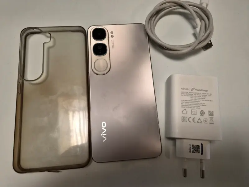 Smartphone Vivo V40se con cargador y funda - 2