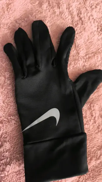 Guantes deportivos negros Nike con logo - miniatura 1