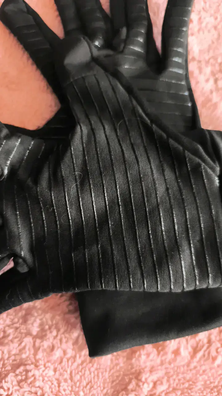 Guantes deportivos negros Nike con logo - 4