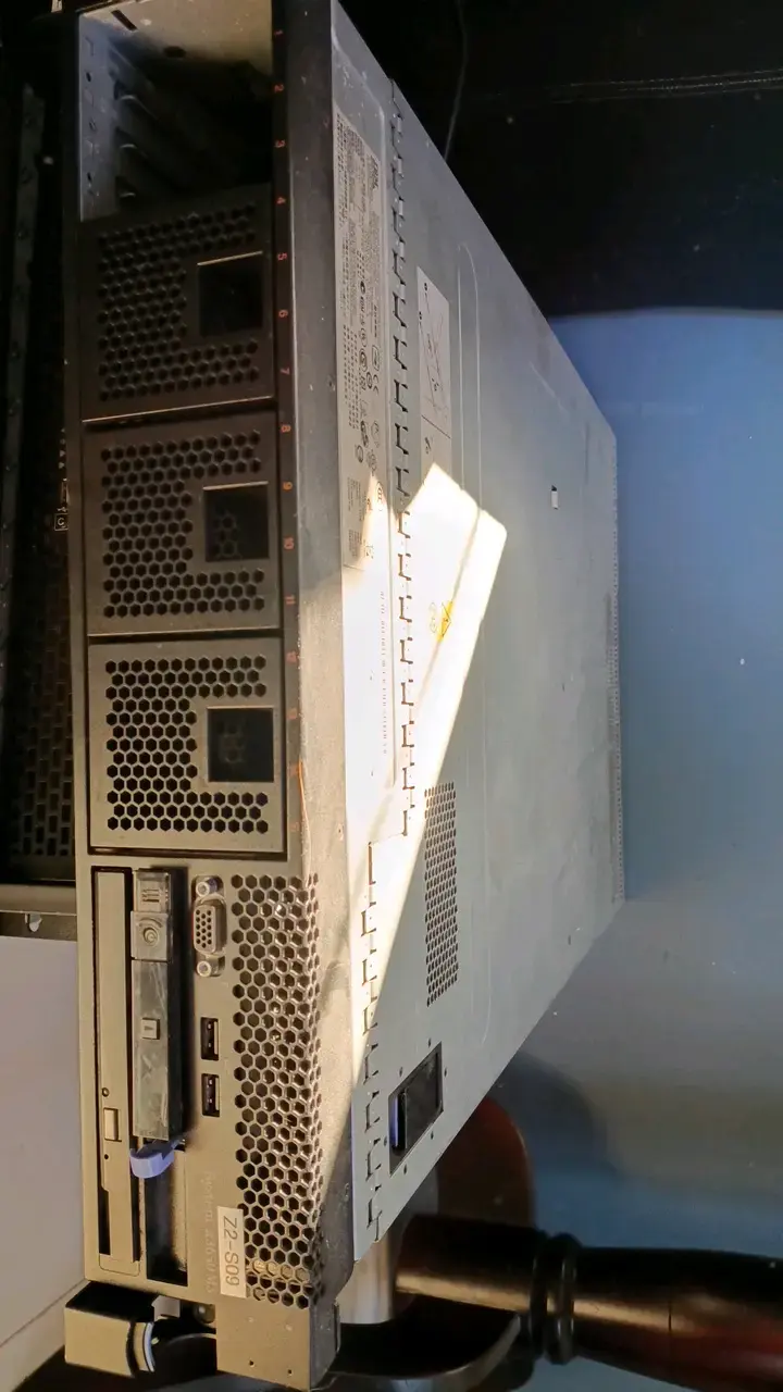 Servidor de Rack IBM usado en buen estado
