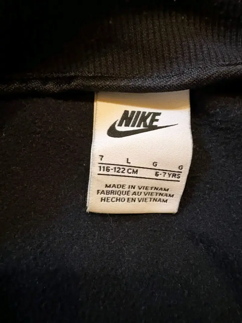 Conjunto deportivo Nike negro con franjas - 6