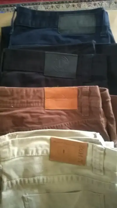 Lote de 19 pantalones Levi's, Dockers, entre otros - miniatura 1