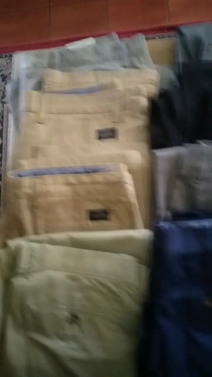 Lote de 19 pantalones Levi's, Dockers, entre otros - 3