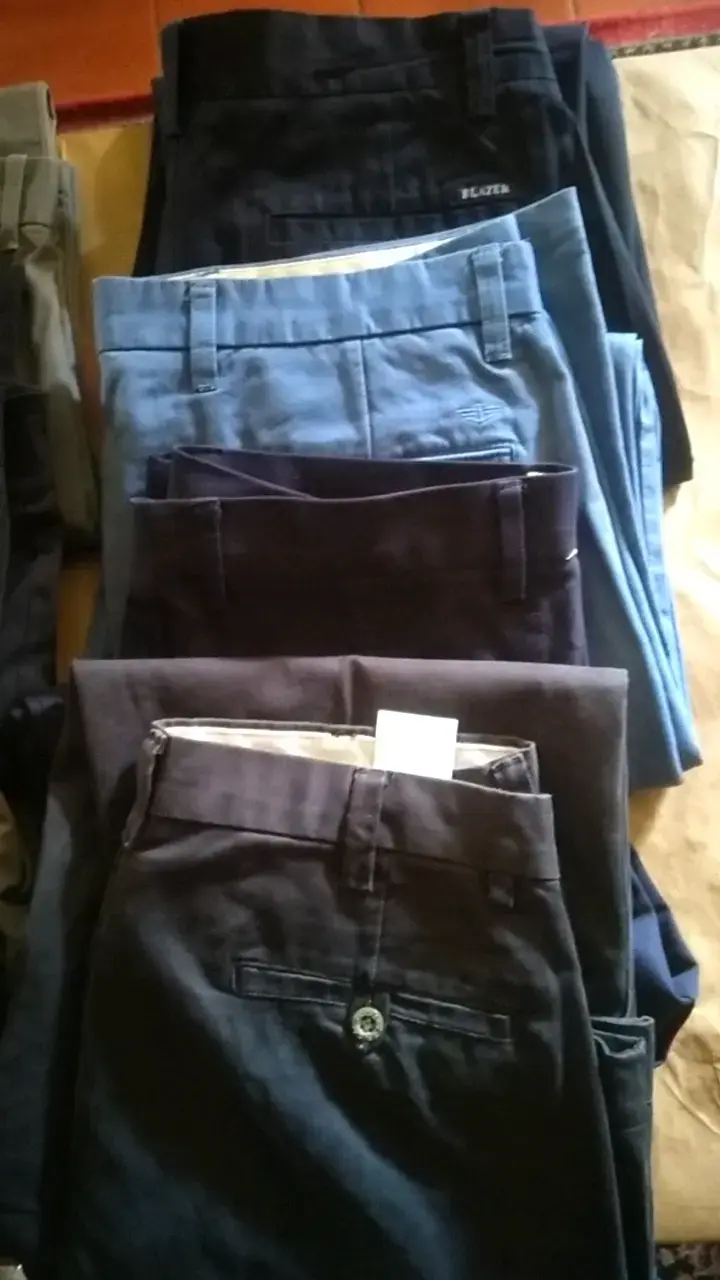 Lote de 19 pantalones Levi's, Dockers, entre otros - 5