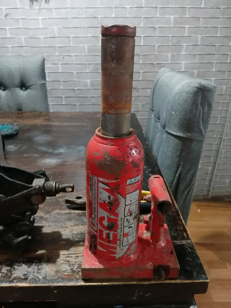Gato hidráulico y mecánico Mega para autos - 3
