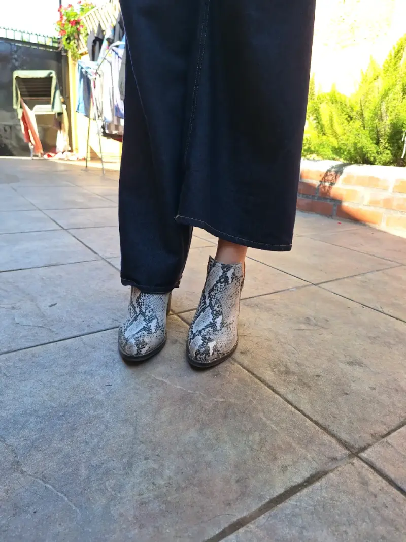 Botines de mujer con estampado de serpiente - 3