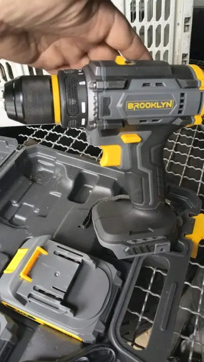 Taladro Inalámbrico Brooklyn 20V con Accesorios - miniatura 3