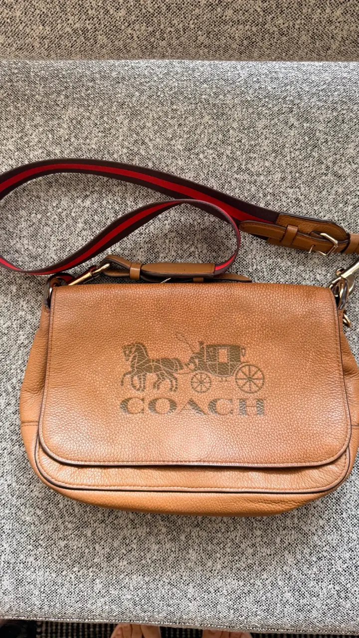 Cartera de cuero Coach marrón con correa ajustable - 1