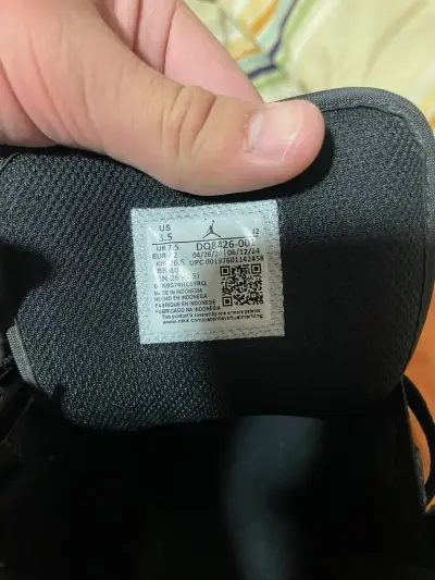 Zapatillas Nike Air Jordan 1 Mid Blanco y Negro - miniatura 4