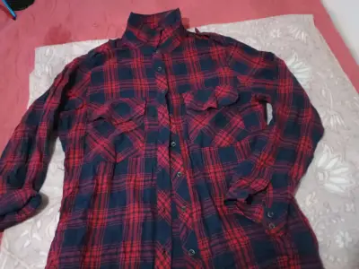 Camisa de franela a cuadros roja y azul talla M - miniatura 1