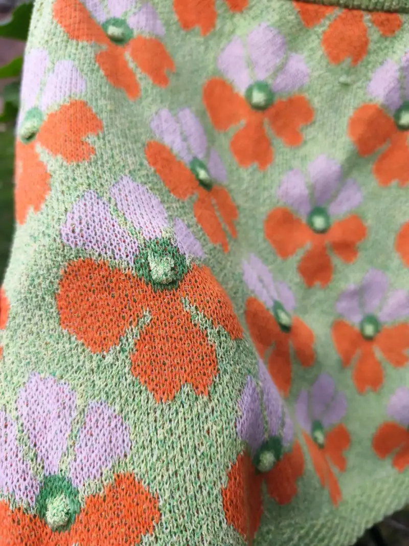 Falda tejida con diseño floral verde y naranja - 2