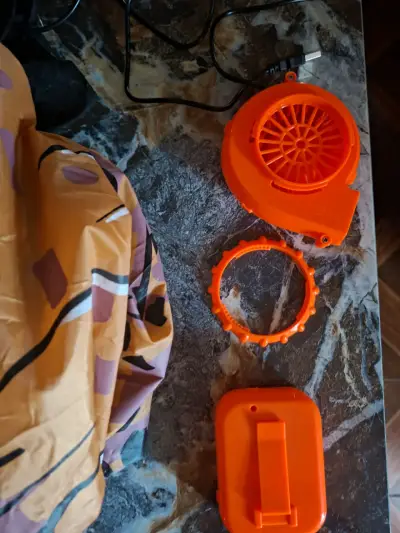 Disfraz inflable de dinosaurio(solo un uso) - miniatura 3