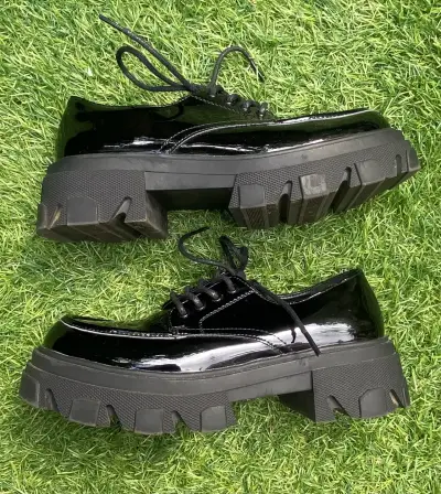 Mocasines de charol negros - miniatura 1