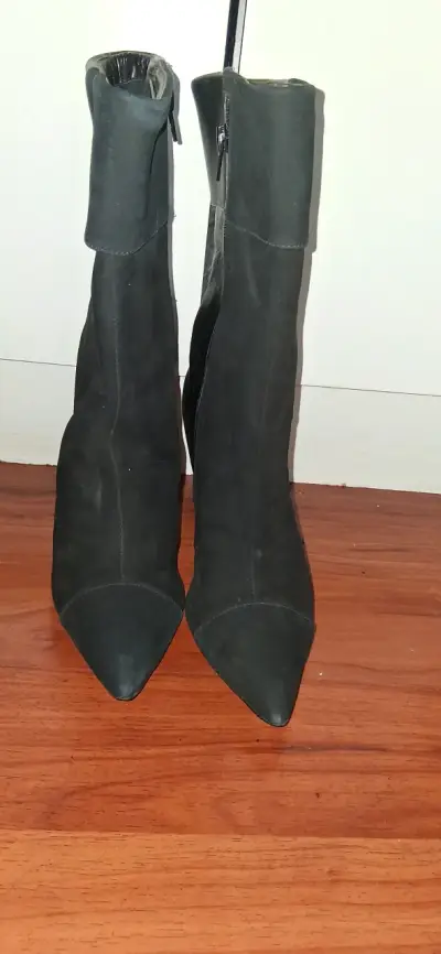 Botas negras de tacón alto para mujer - miniatura 1