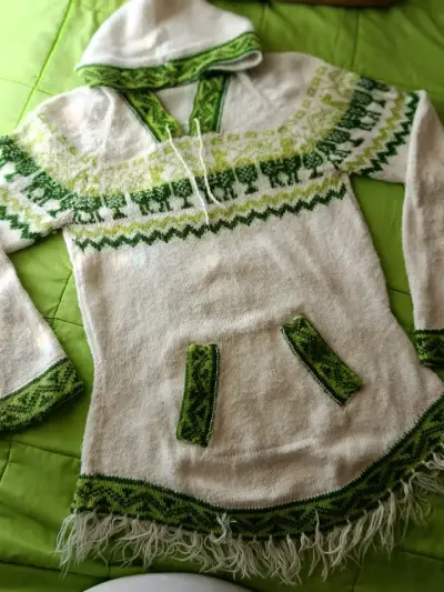 Poncho de lana  Niña 14 con capucha y diseño verde - miniatura 2