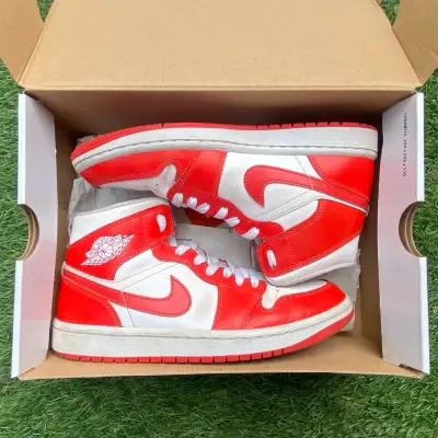 Zapatillas Air Jordan rojo con blanco - miniatura 1