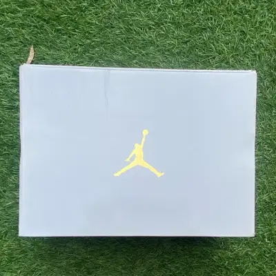 Zapatillas Air Jordan rojo con blanco - miniatura 4