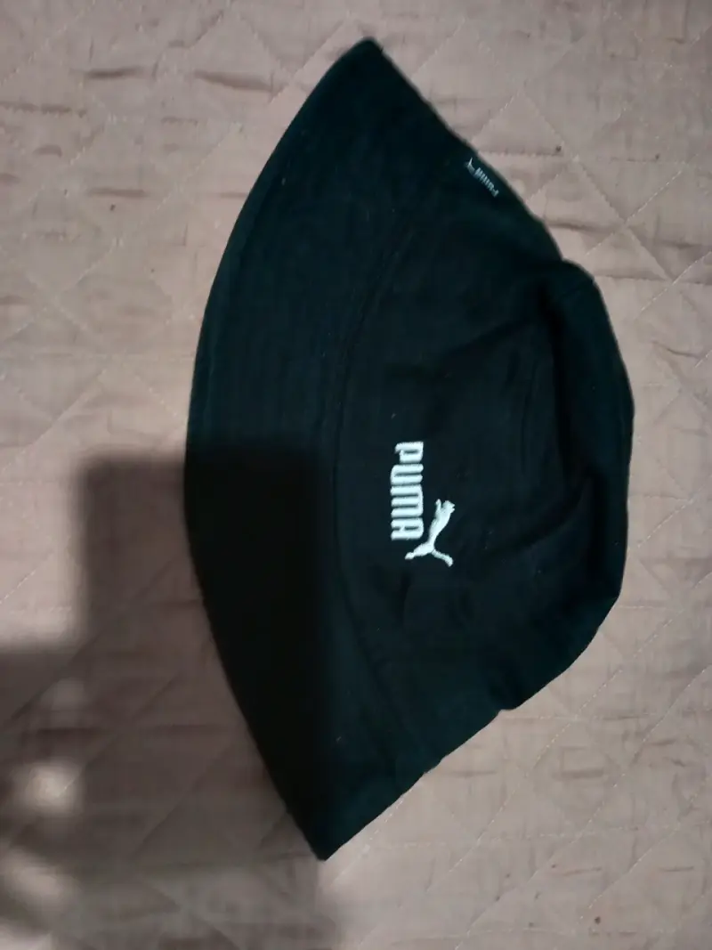 Sombrero negro estilo pescador Puma