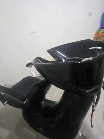 Lavacabezas de Peluquería Negro con Silla - miniatura 2