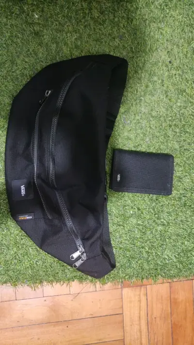 Riñonera negra Vans y cartera vans - miniatura 3