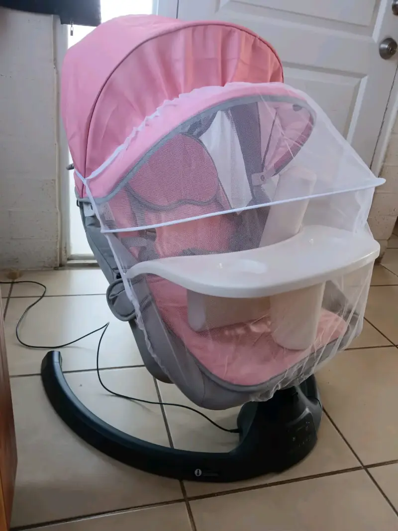 Mecedora para bebé LuBabycas rosa con bandeja - 2