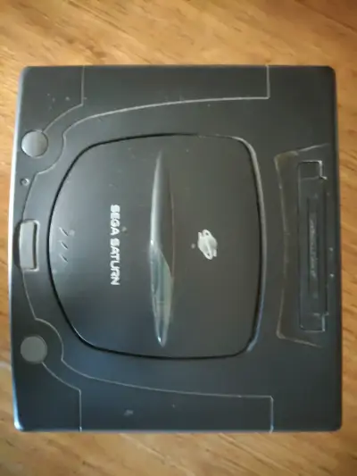 Consola Sega Saturn con juegos y accesorios - miniatura 3