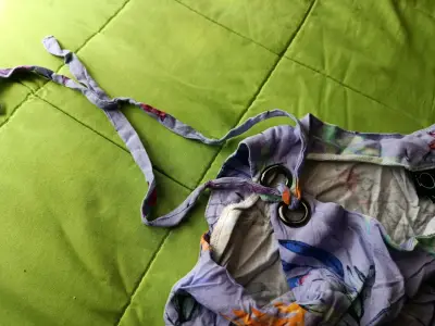 Blusa sin mangas con estampado floral - miniatura 2