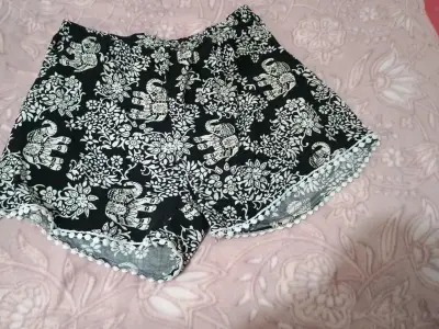 Shorts de mujer con estampado de elefantes - miniatura 1